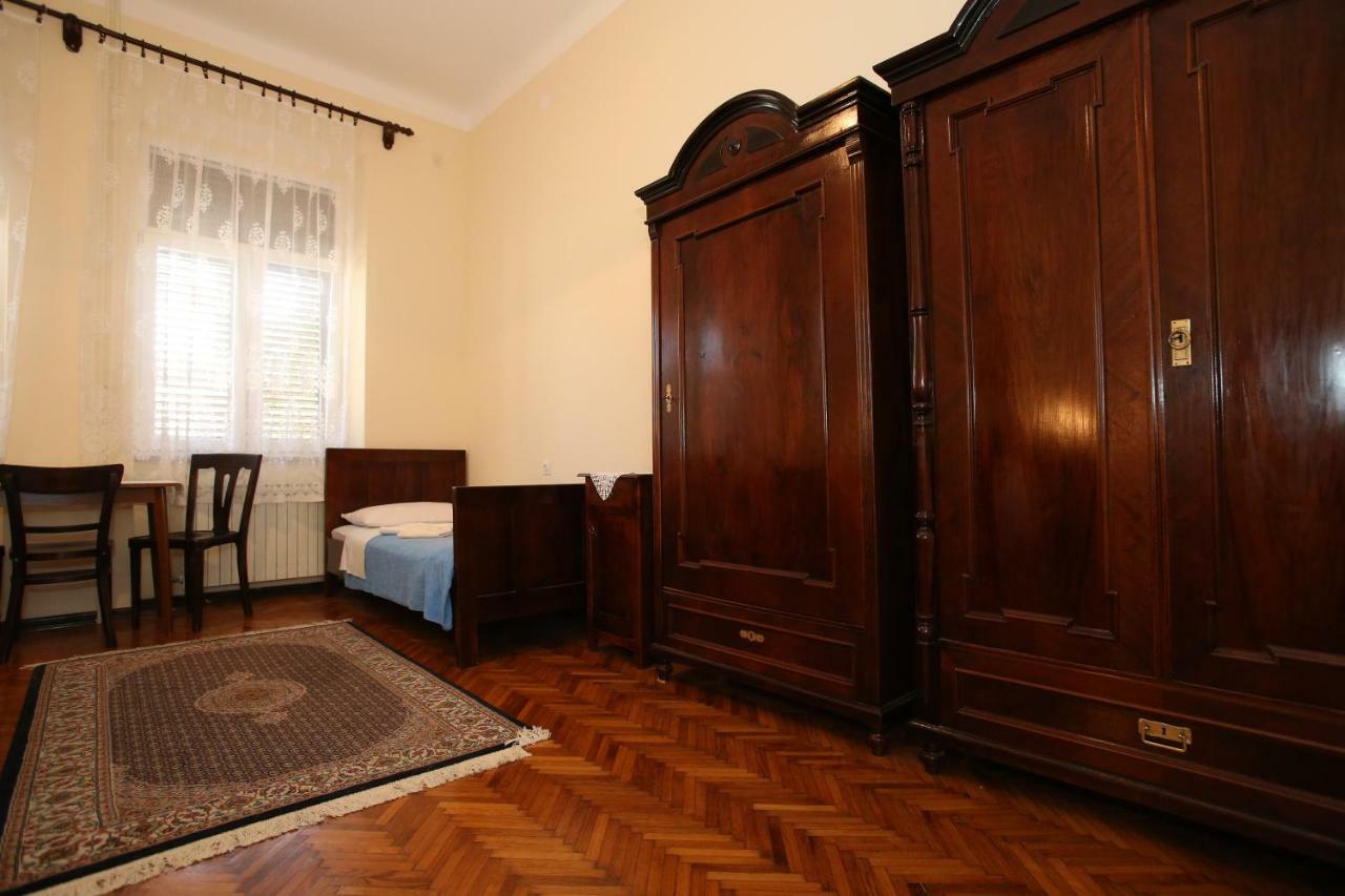 & Three Angels Guest house 3*